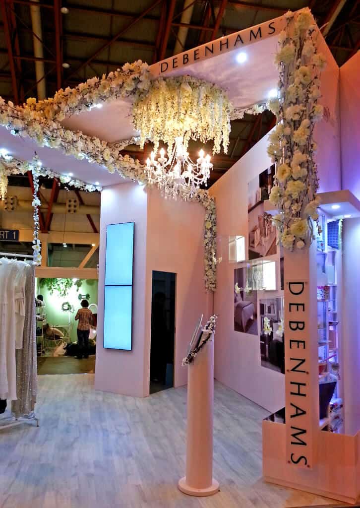 Debenhams-exhibition-stand-at-National-Wedding-show1-726x1024