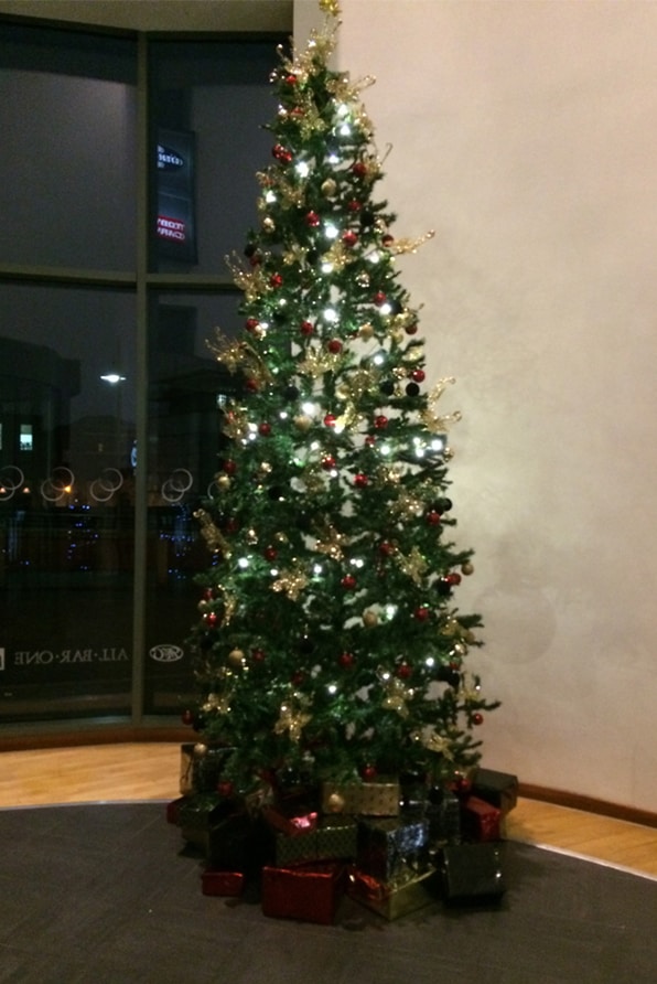 Traditional-Christmas-Tree01