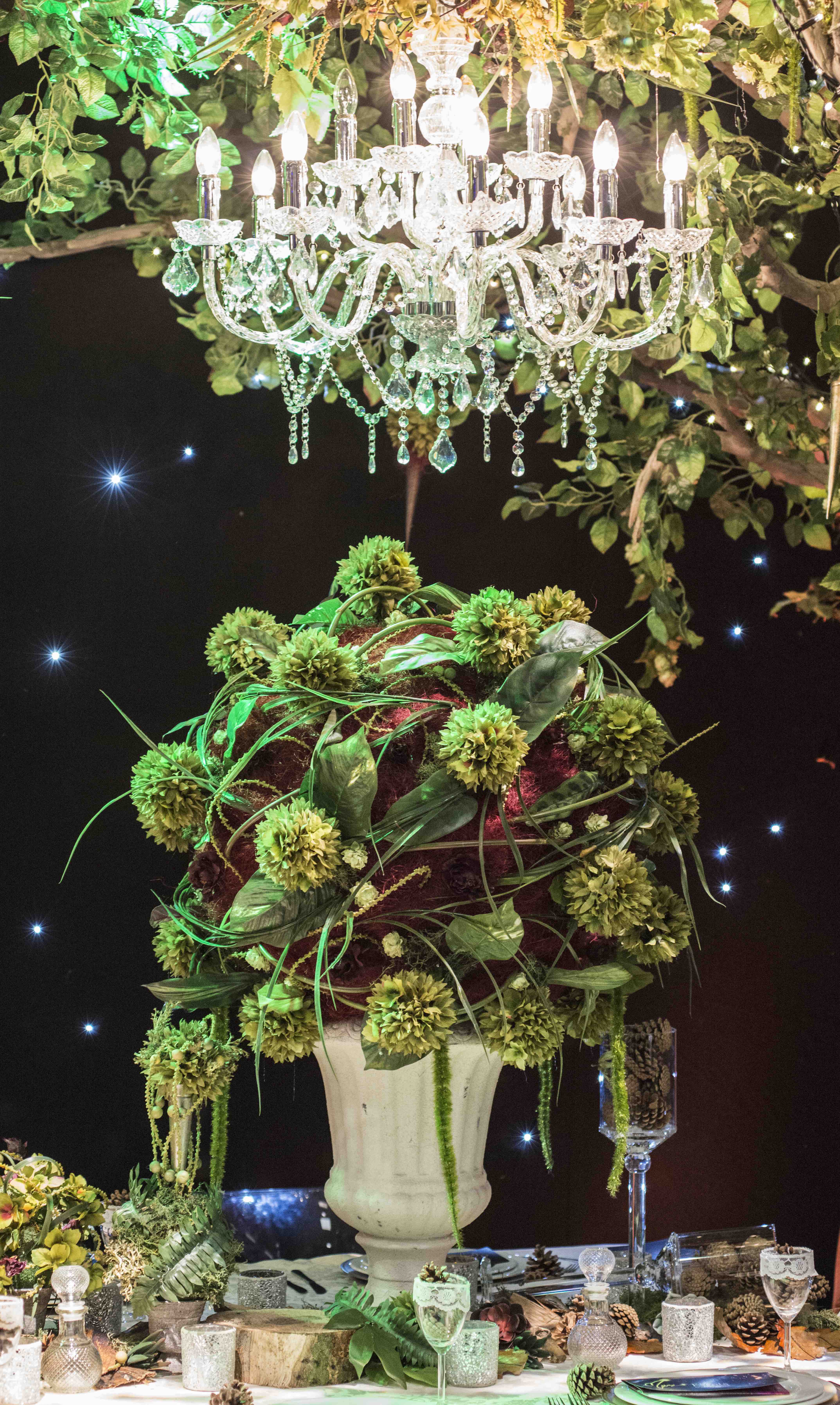 Giant-Woodland-Themed-Table-Centrepiece1