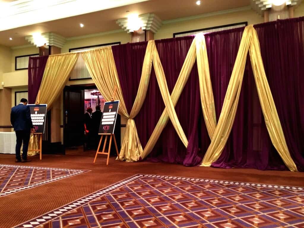 Hollywood-and-Oscar-themed-Entrance