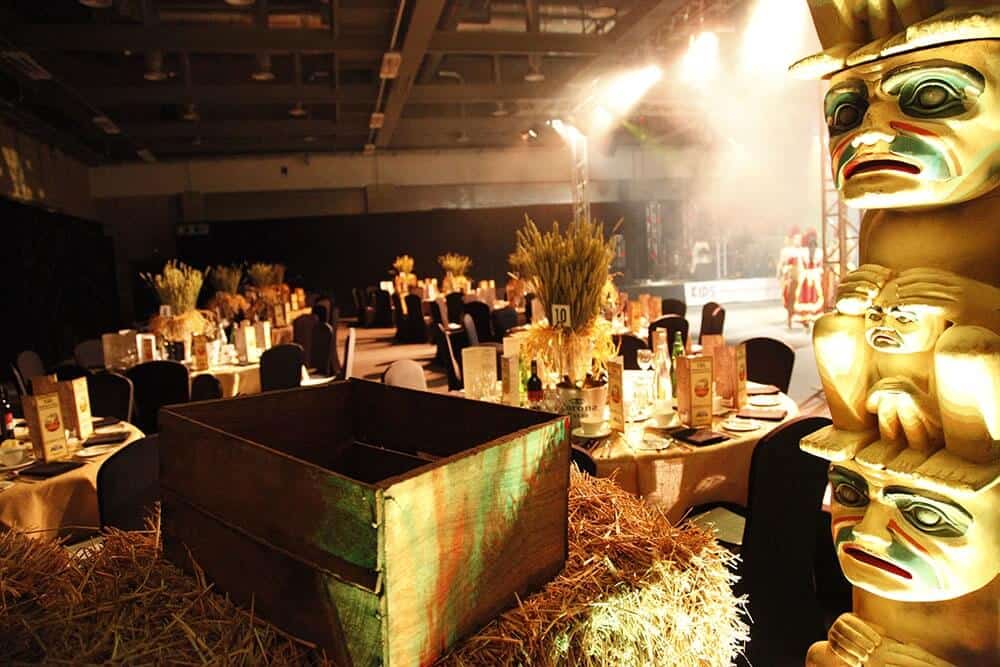 Wild-West-Table-centrepieces