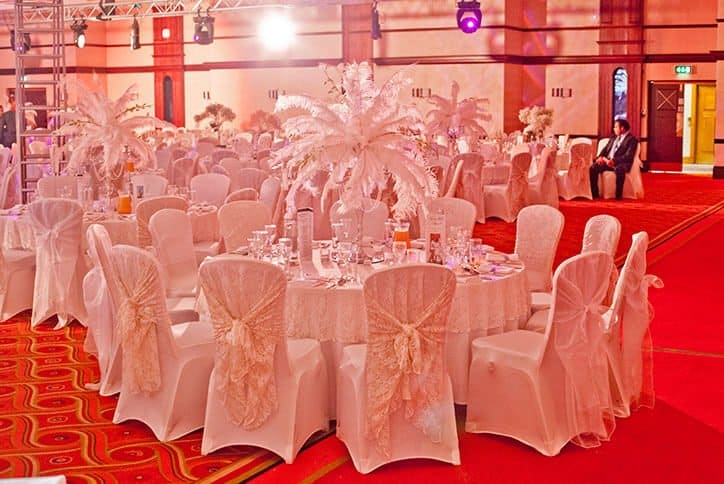 White Feather Table Centre