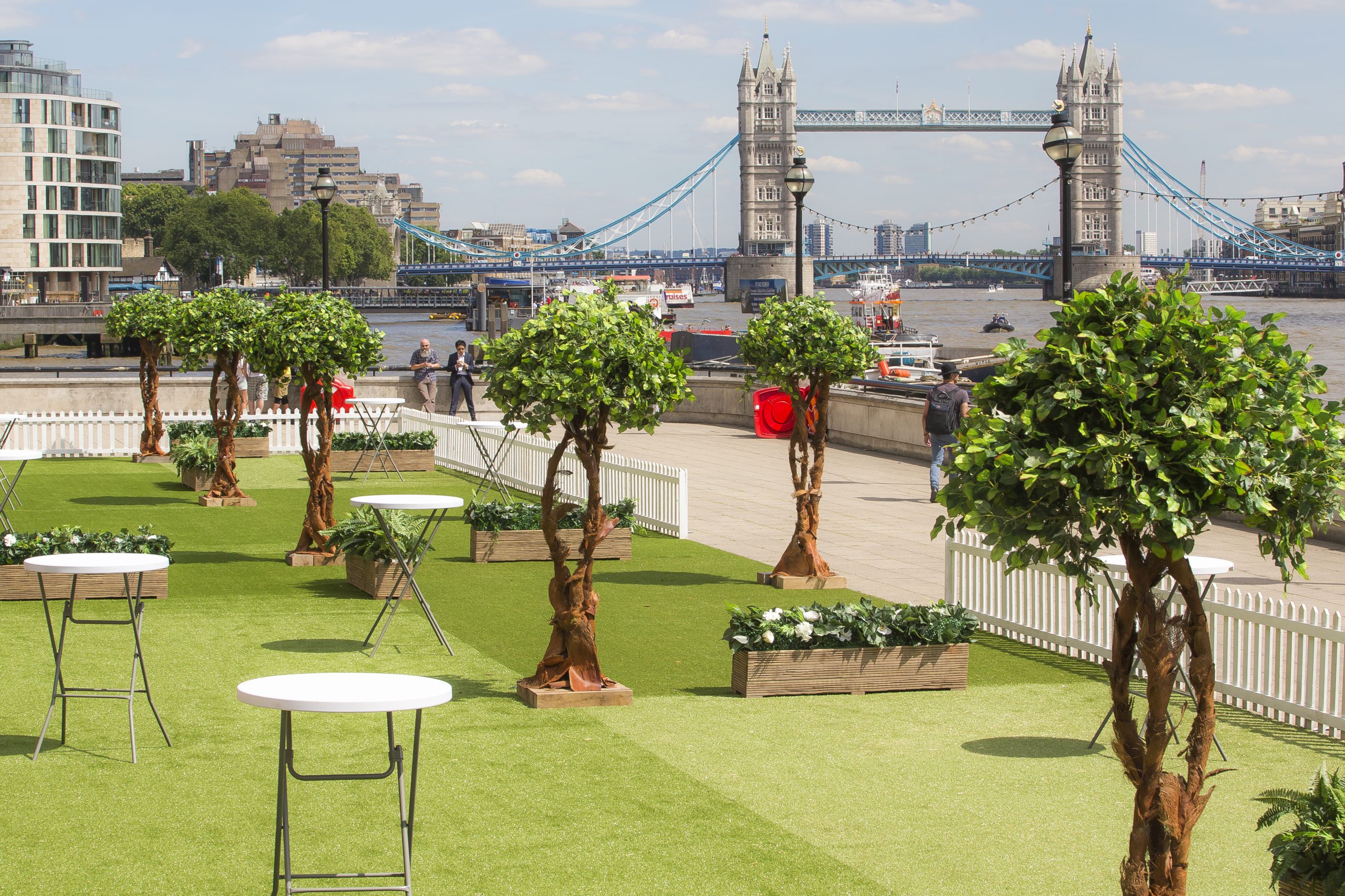 British Outdoor Pub Theme