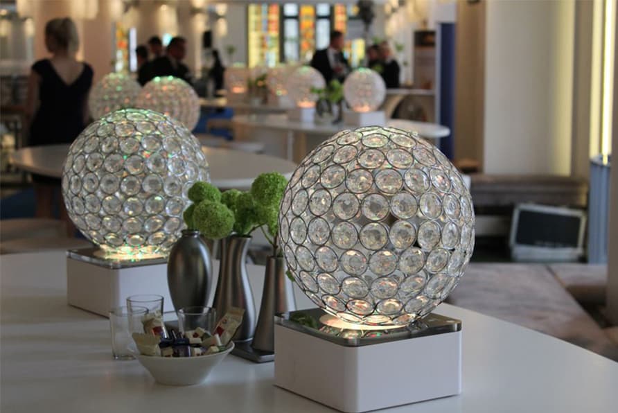 Low Crystal Ball Table Centres