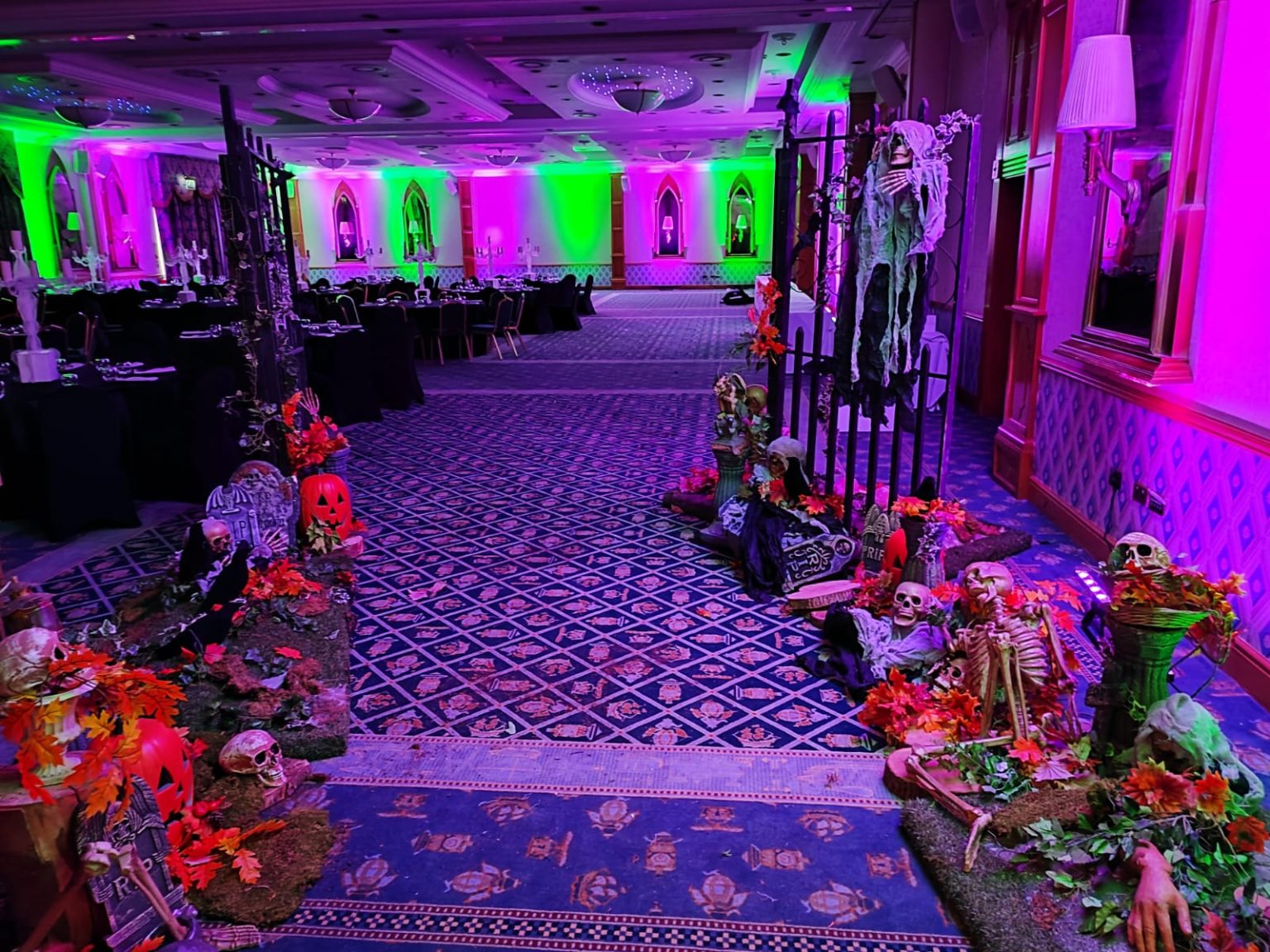 25 Marvellously Spooky Halloween Party Ideas Eventologists