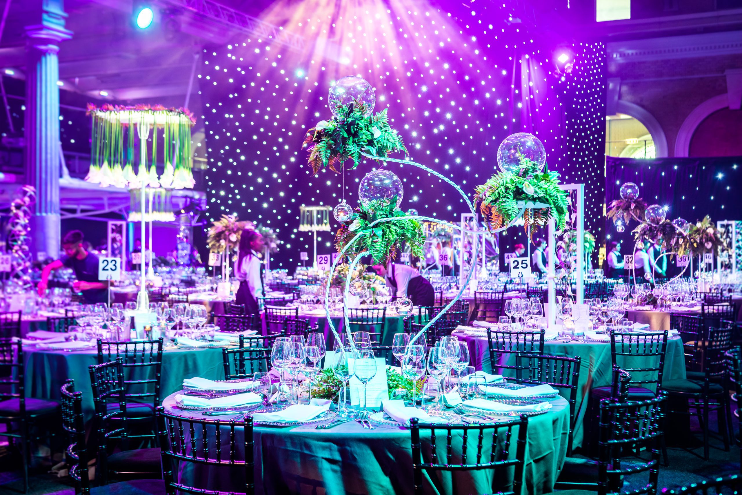 Eventologists Globe Foliage Trio Swirl Table Centre (2)