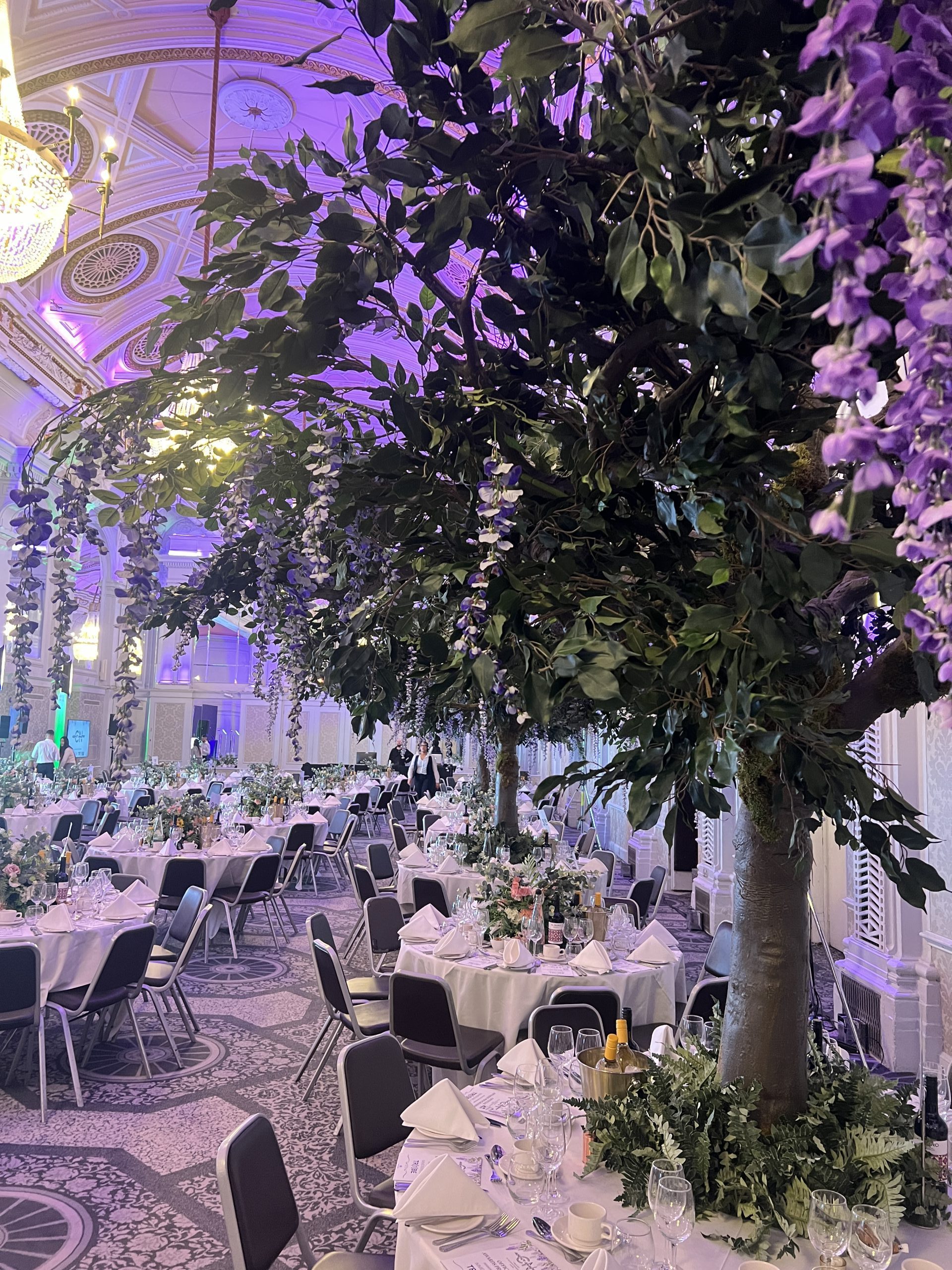 Eventologists Bridgerton Theme Table Centre