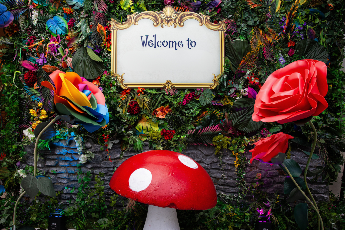 Alice In Wonderland Theme Living Wall (1)