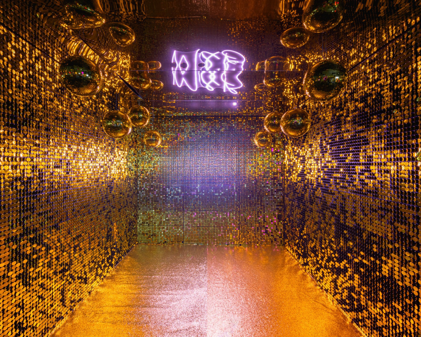 Eventologists Gold Backdrop (6)