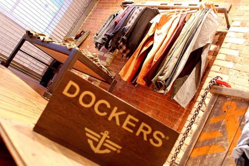 Eventologists-Brand-Activation-Retail-Store-Design-Dockers-Shopfit-London-5