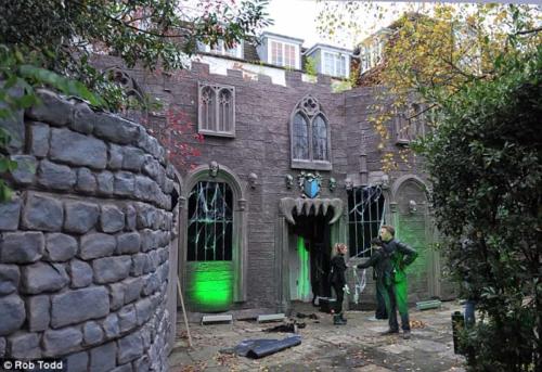 Eventologists-Private-Party-Planning-Halloween-Haunted-House-Decoration